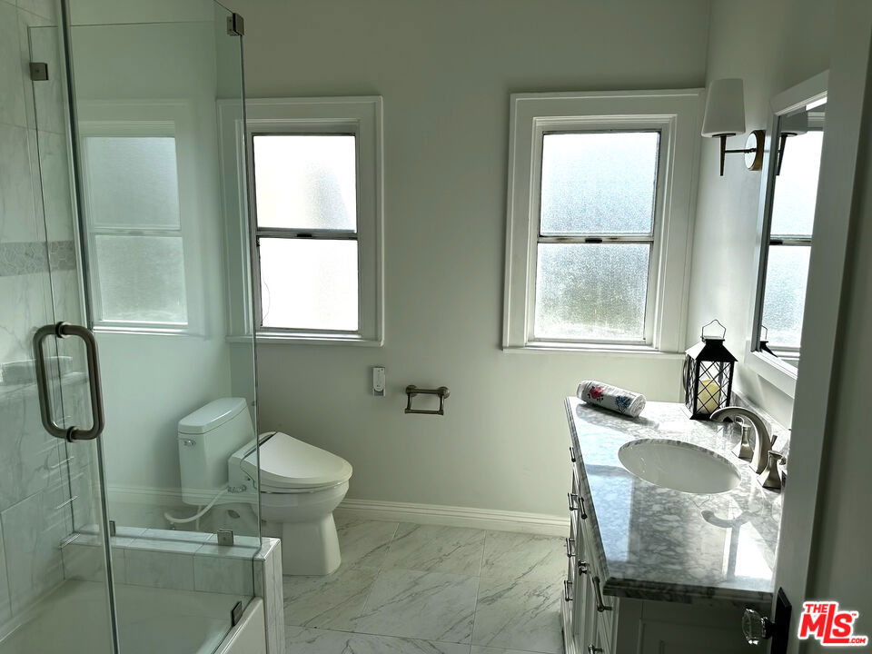 10736 Ashton Avenue Property Photo 14