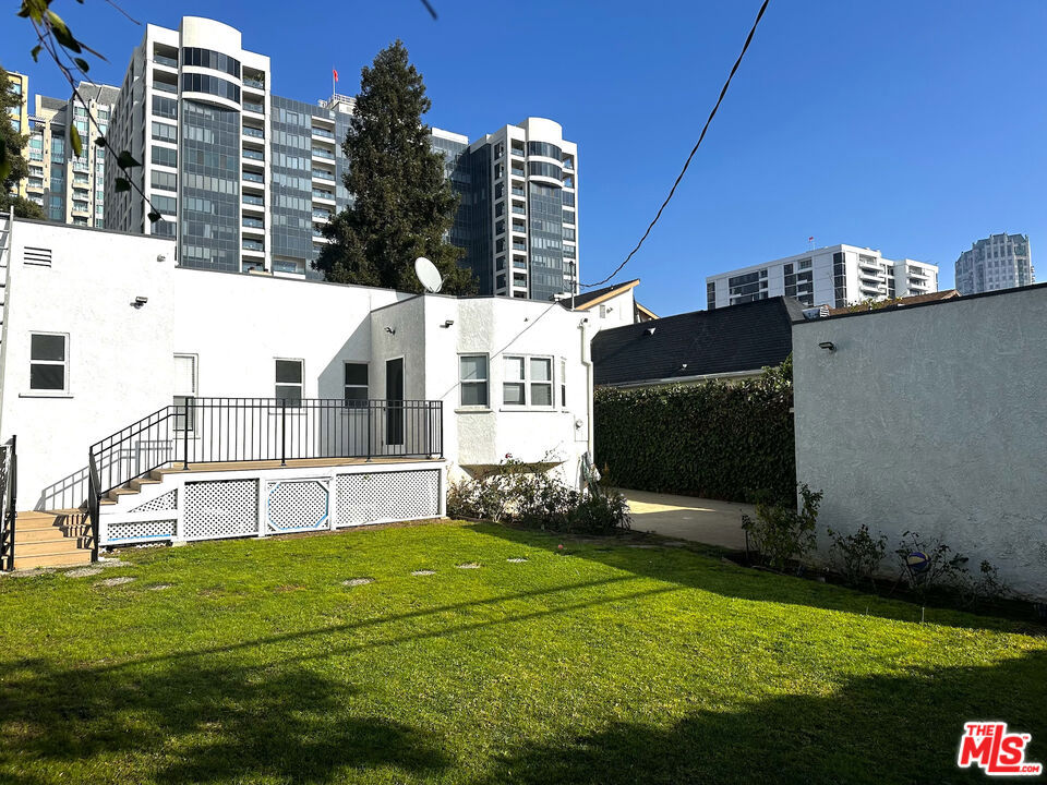 10736 Ashton Avenue Property Photo 17