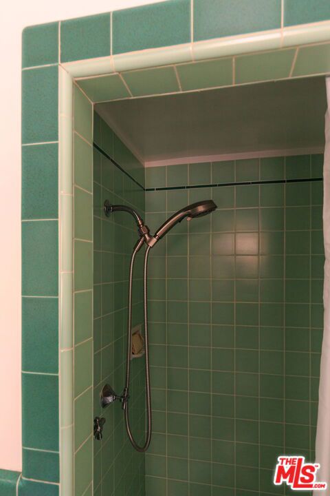 468 Glen Holly Drive Property Photo 18