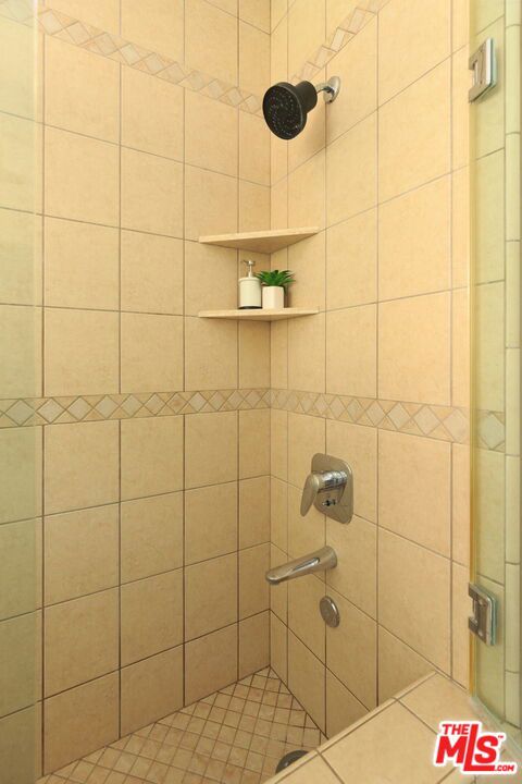468 Glen Holly Drive Property Photo 25