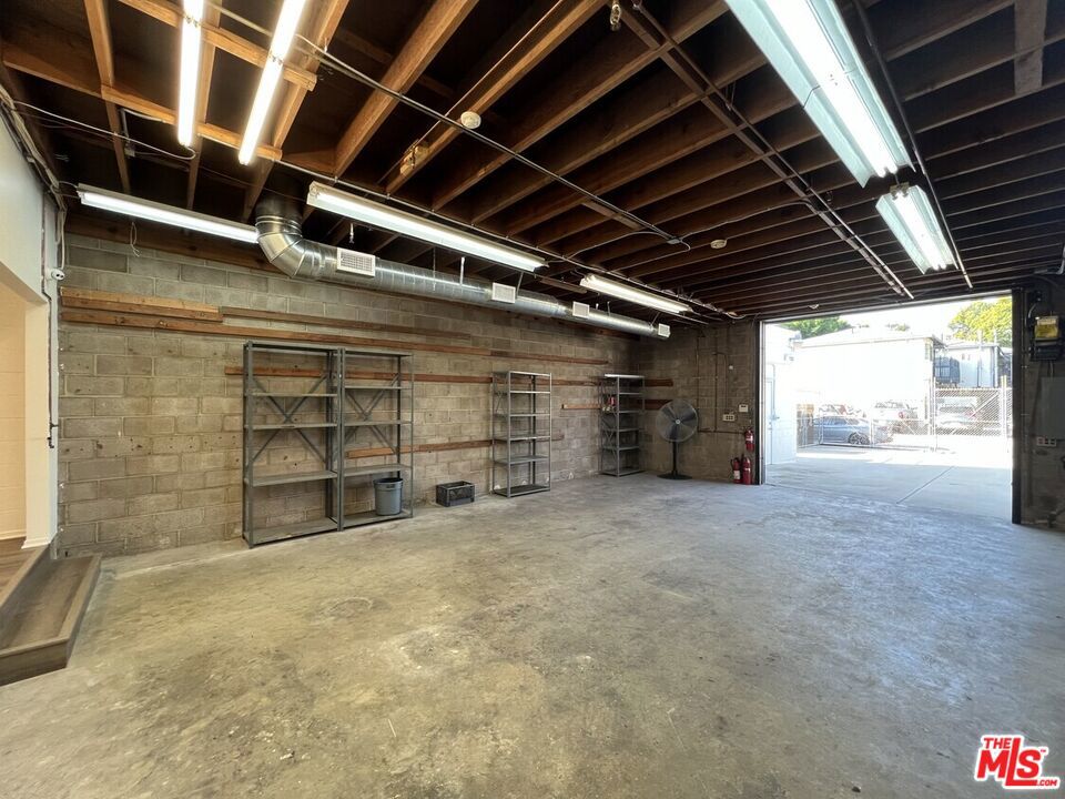5639 Cahuenga Boulevard Property Photo 2