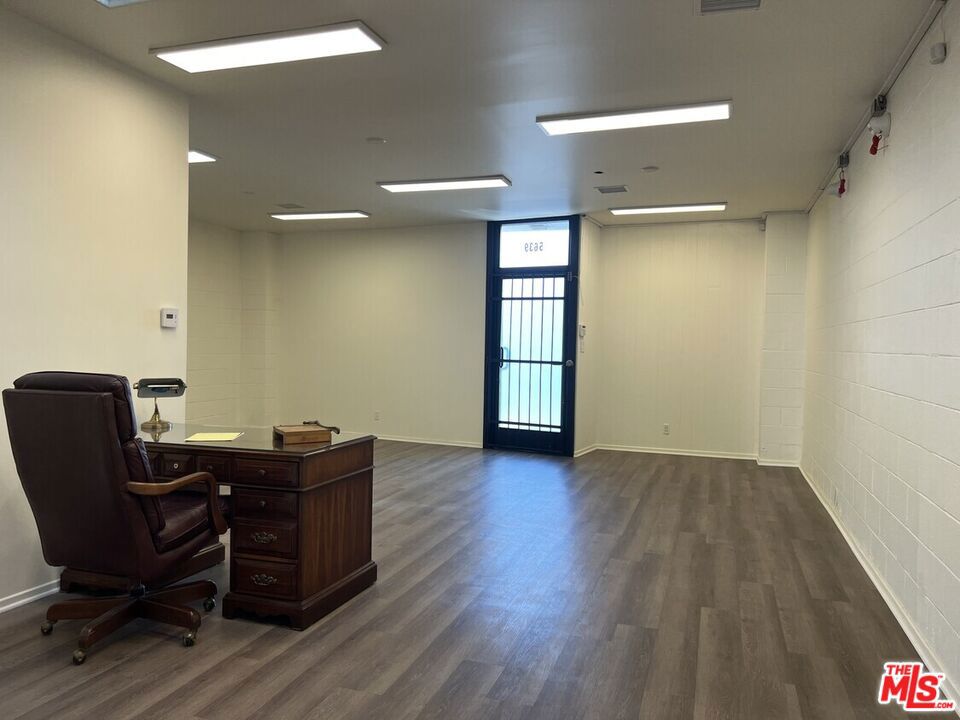 5639 Cahuenga Boulevard Property Photo 6
