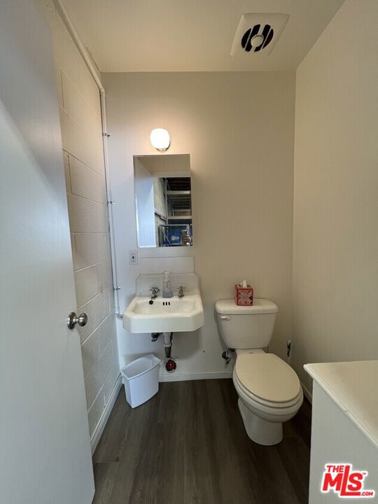 5639 Cahuenga Boulevard Property Photo 9