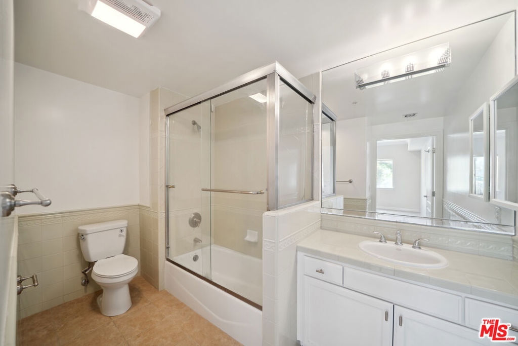 3328 S. Oakhurst Ave. 203 Property Photo 8