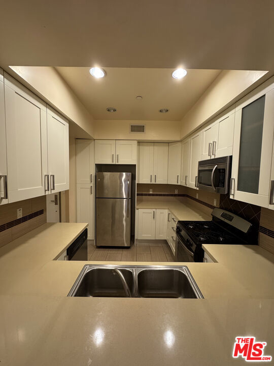 11722 Ohio Avenue 204 Property Photo 1