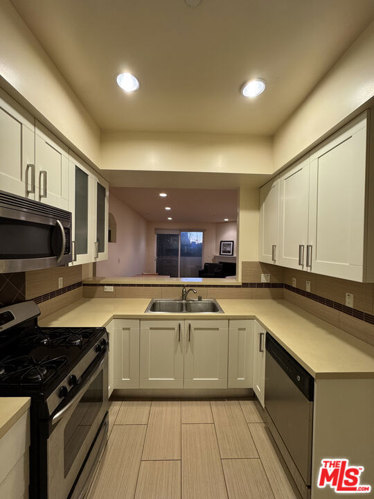 11722 Ohio Avenue 204 Property Photo 5