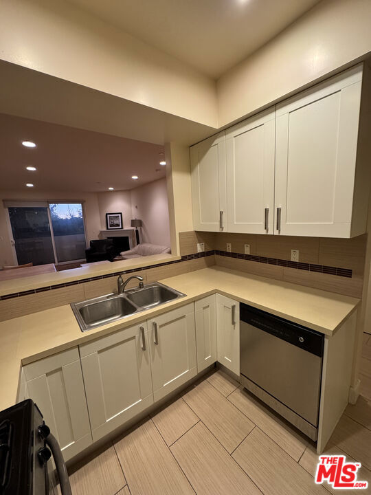 11722 Ohio Avenue 204 Property Photo 6