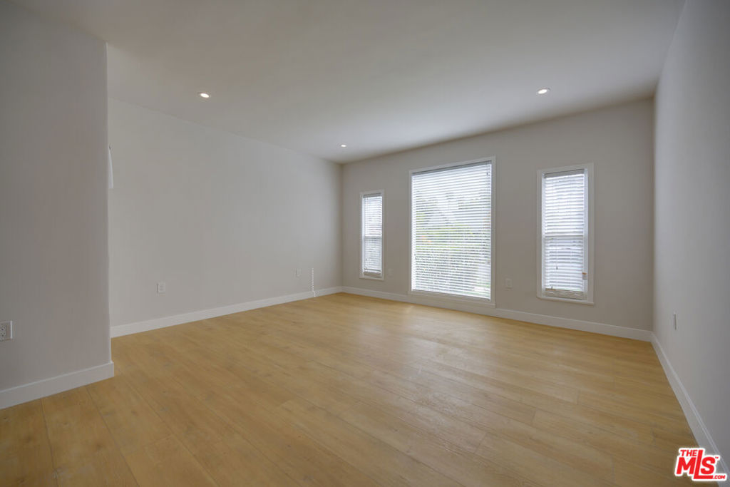 3035 West Boulevard 201 Property Photo 5