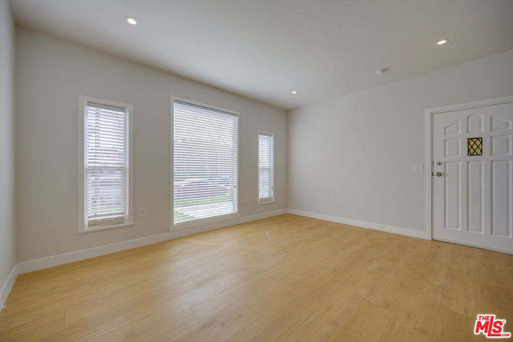 3035 West Boulevard 201 Property Photo 6