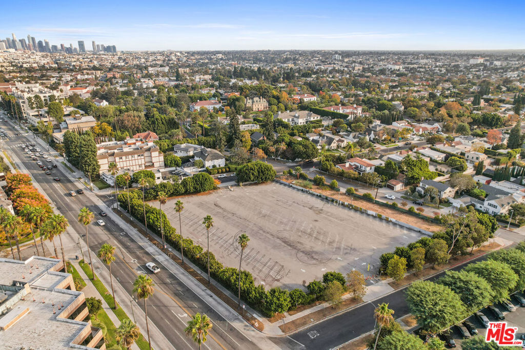 4600 Wilshire Boulevard Property Photo