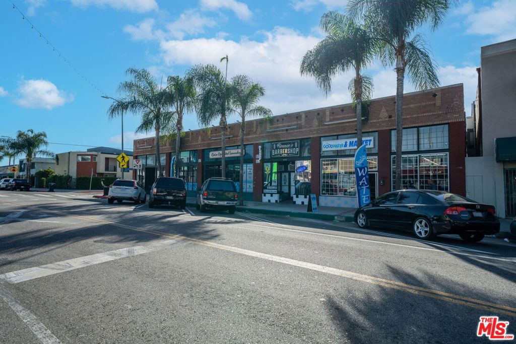 830 W Gardena Boulevard Property Photo 4