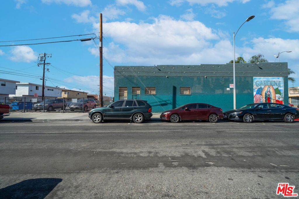830 W Gardena Boulevard Property Photo 6