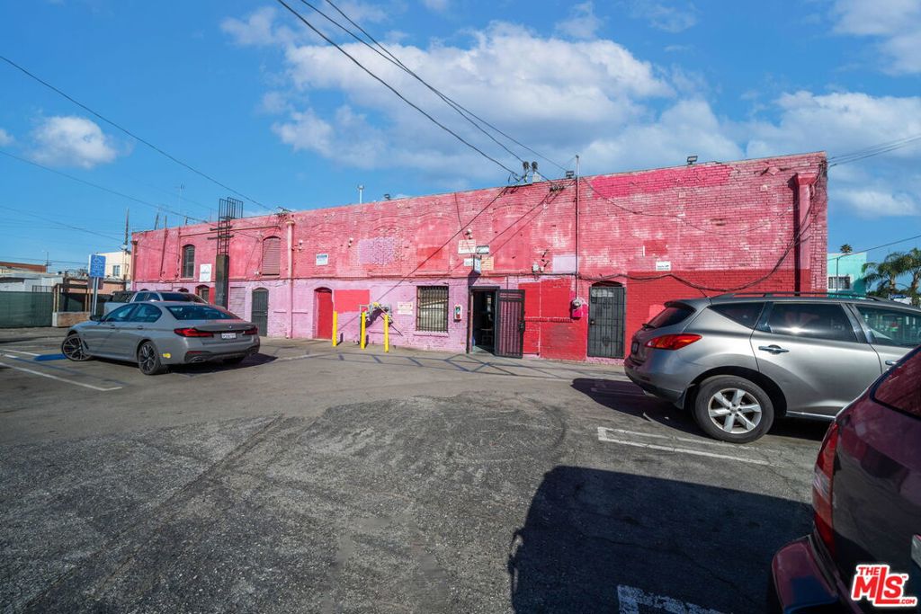 830 W Gardena Boulevard Property Photo 8