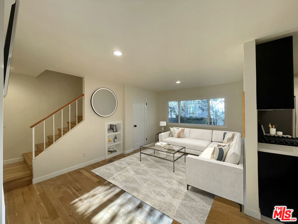 1807 Oak Street Property Photo 10