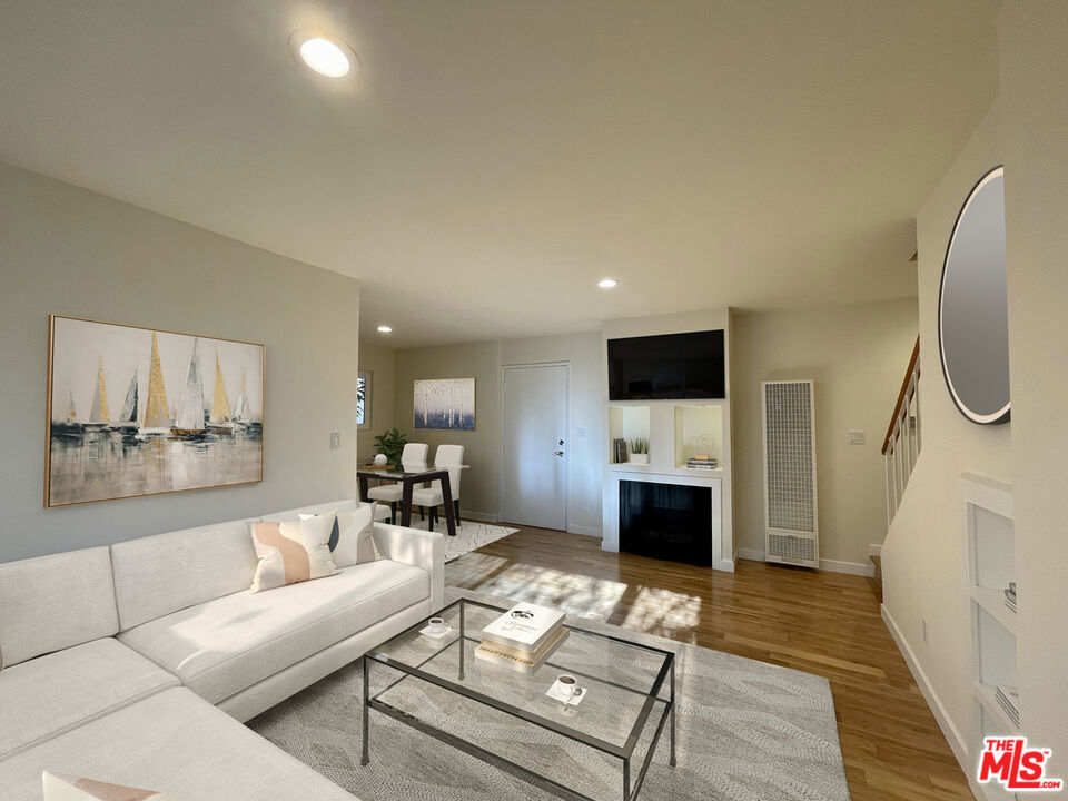 1807 Oak Street Property Photo 11