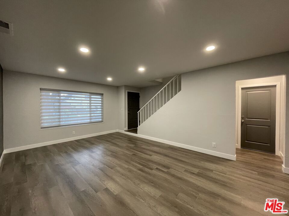 1807 Oak Street Property Photo 13