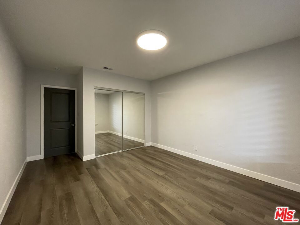 1807 Oak Street Property Photo 16