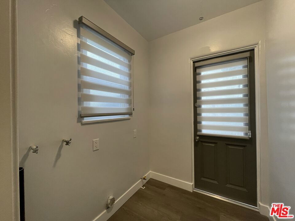 1807 Oak Street Property Photo 20