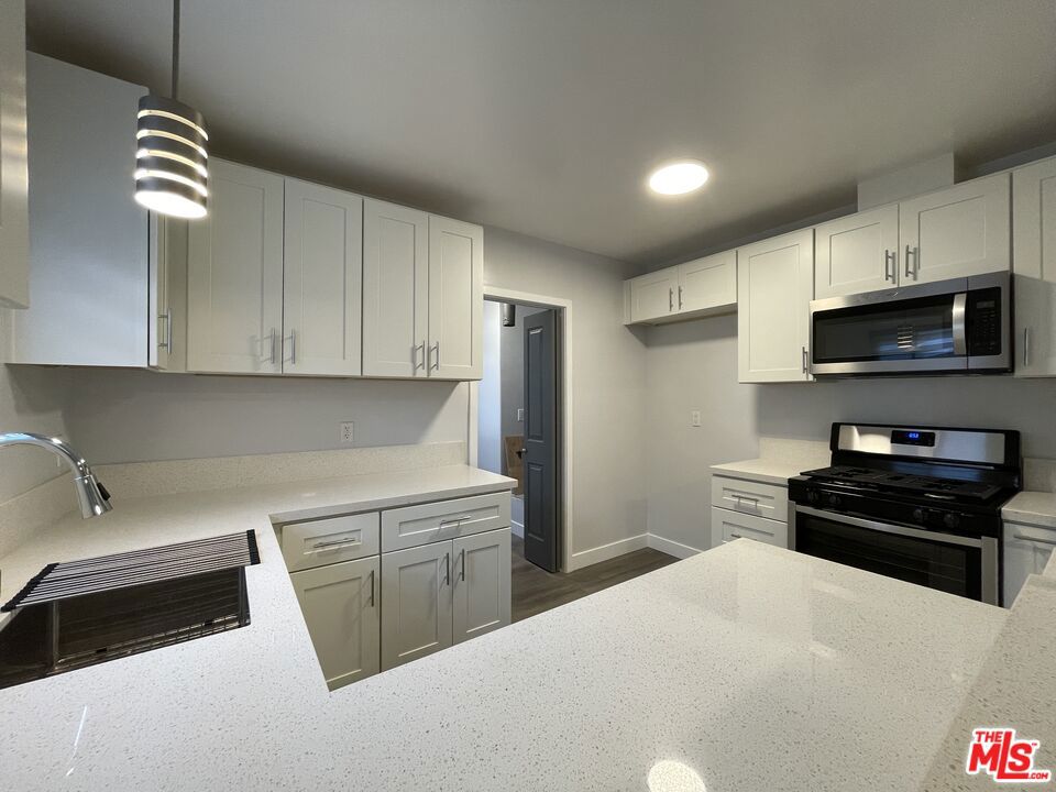 1807 Oak Street Property Photo 21