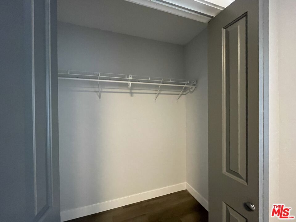 1807 Oak Street Property Photo 22