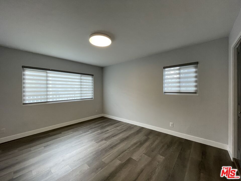 1807 Oak Street Property Photo 24