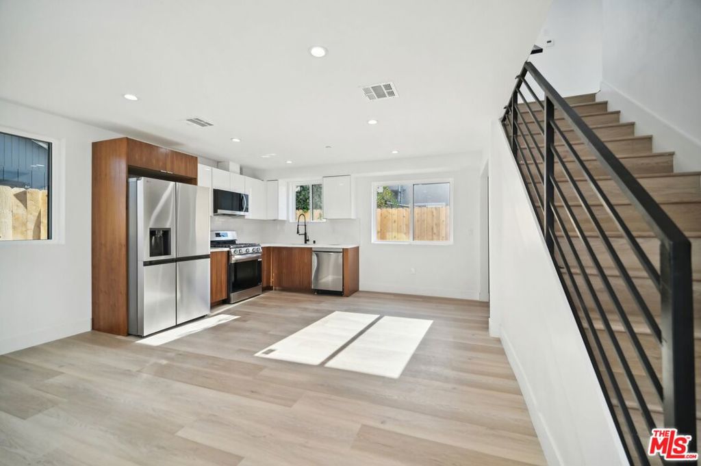 11312 Martha Street Property Photo 16
