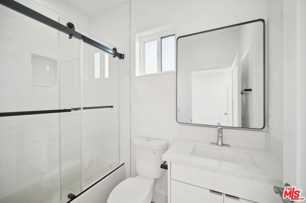 11312 Martha Street Property Photo 18