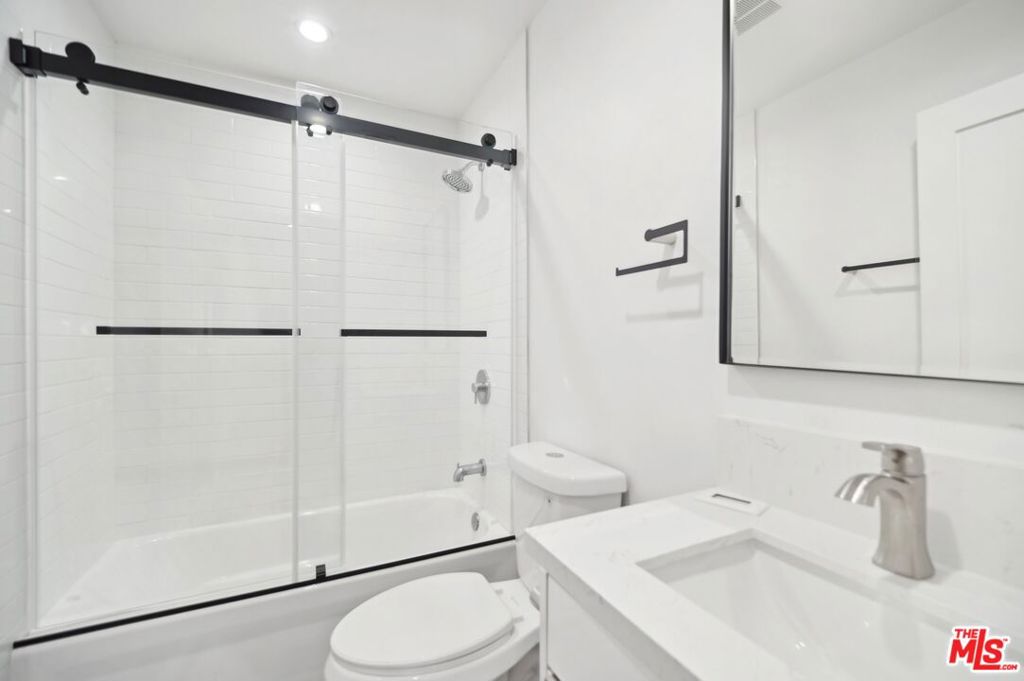 11312 Martha Street Property Photo 28