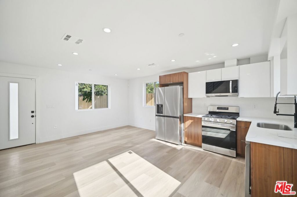 11312 Martha Street Property Photo 32