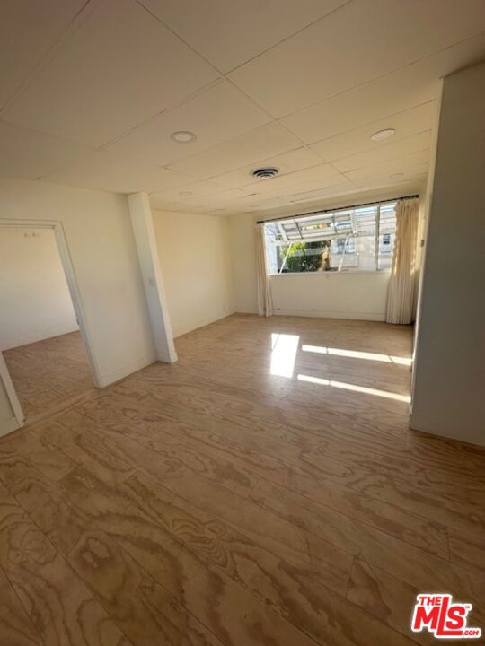8032 W Third Street Property Photo 6