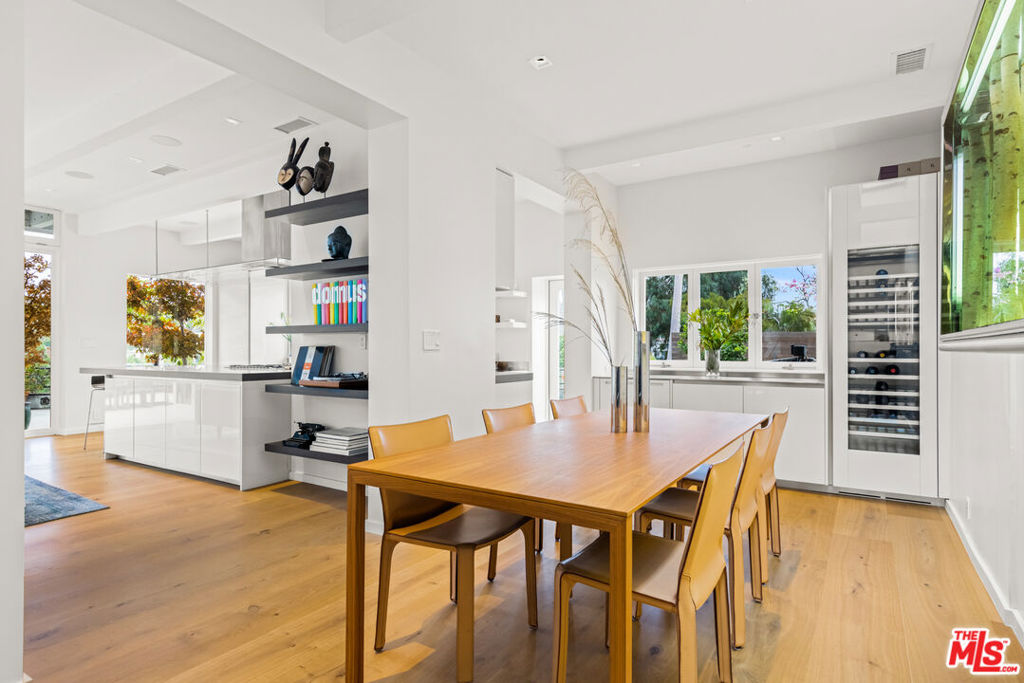 354 Amalfi Drive Property Photo 11