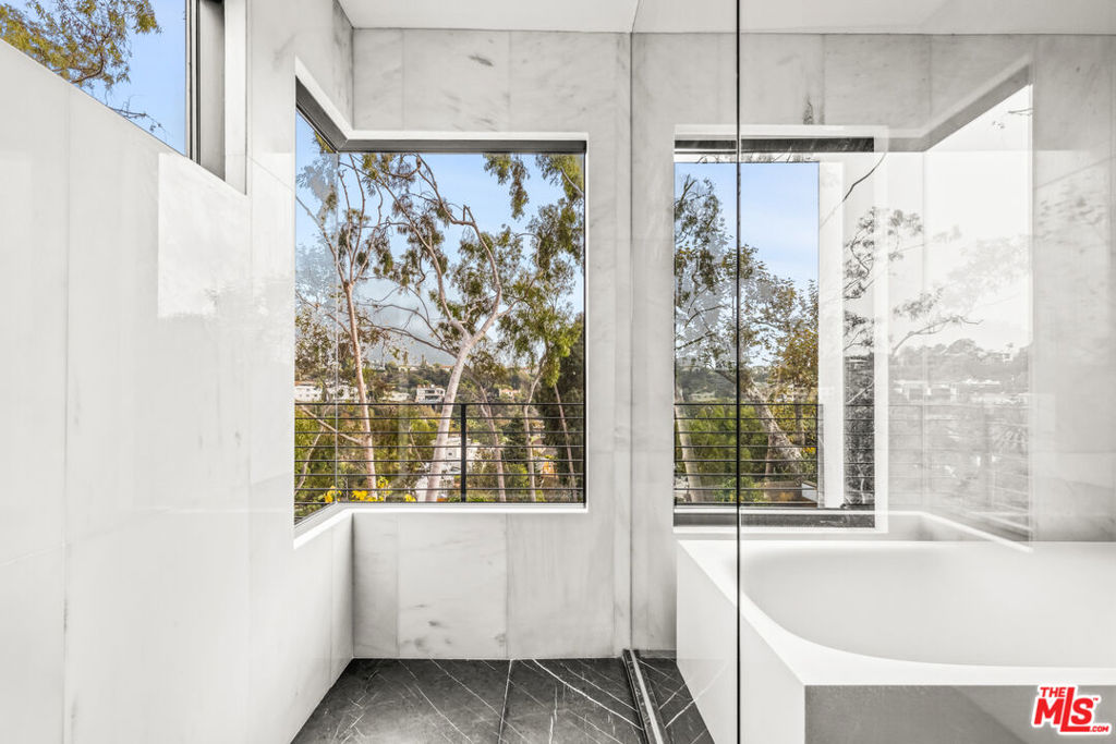 354 Amalfi Drive Property Photo 33