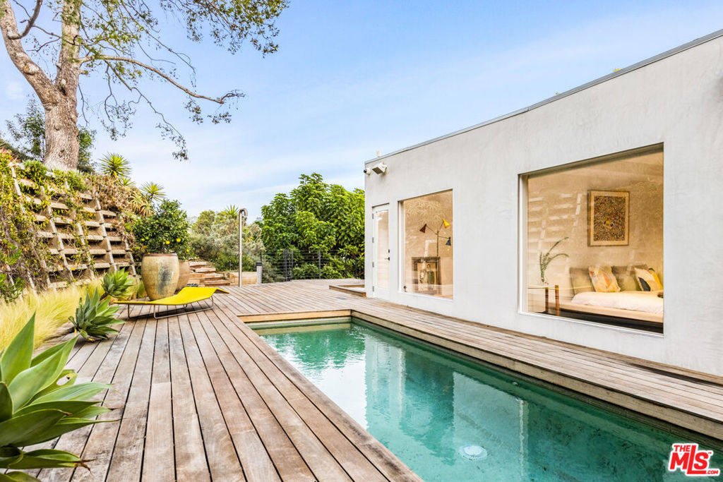 354 Amalfi Drive Property Photo 45
