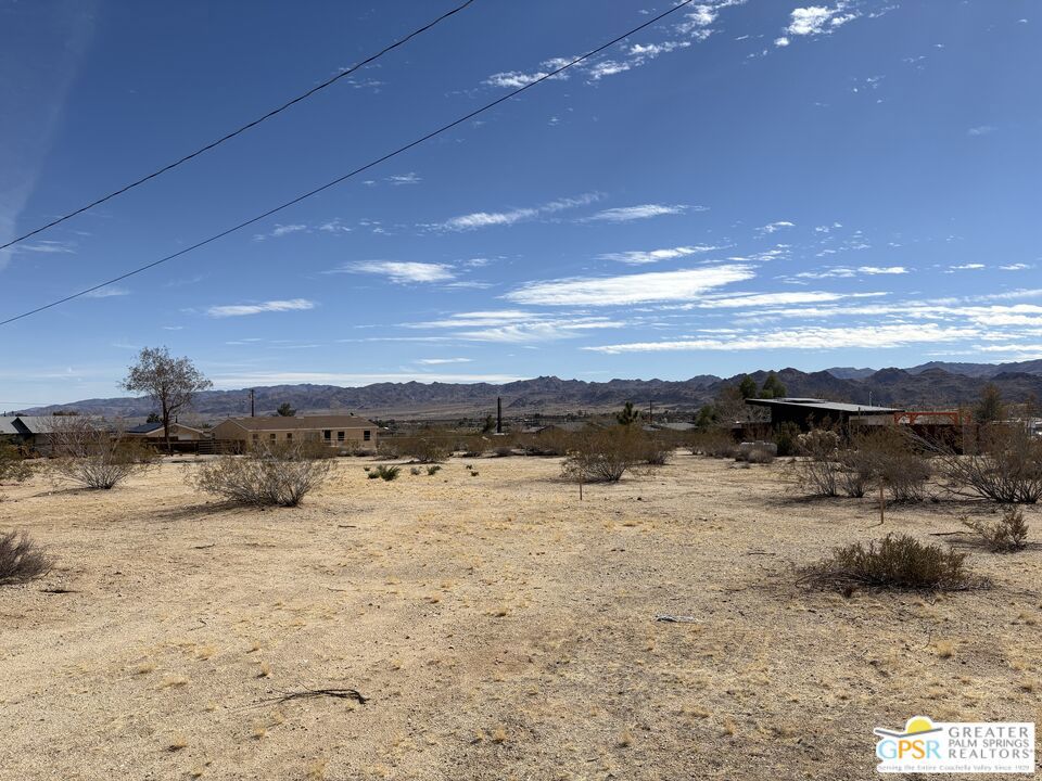 4758 Avenida La Flora Desierta Property Photo 7