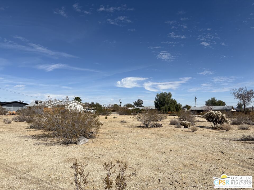 4758 Avenida La Flora Desierta Property Photo 8