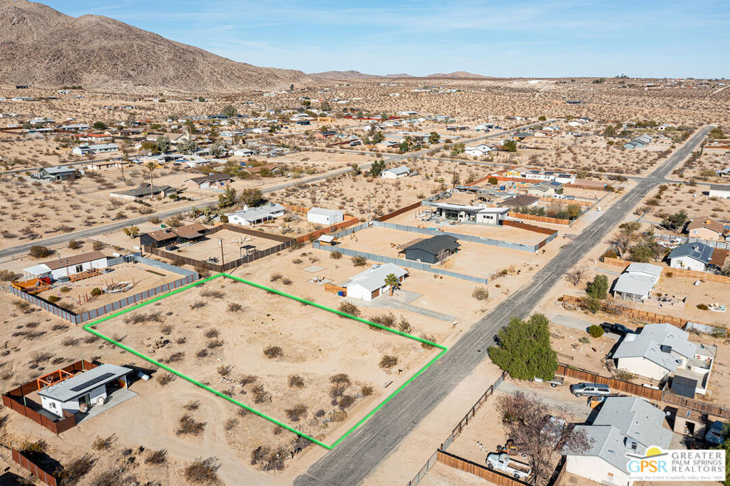4758 Avenida La Flora Desierta Property Photo 10