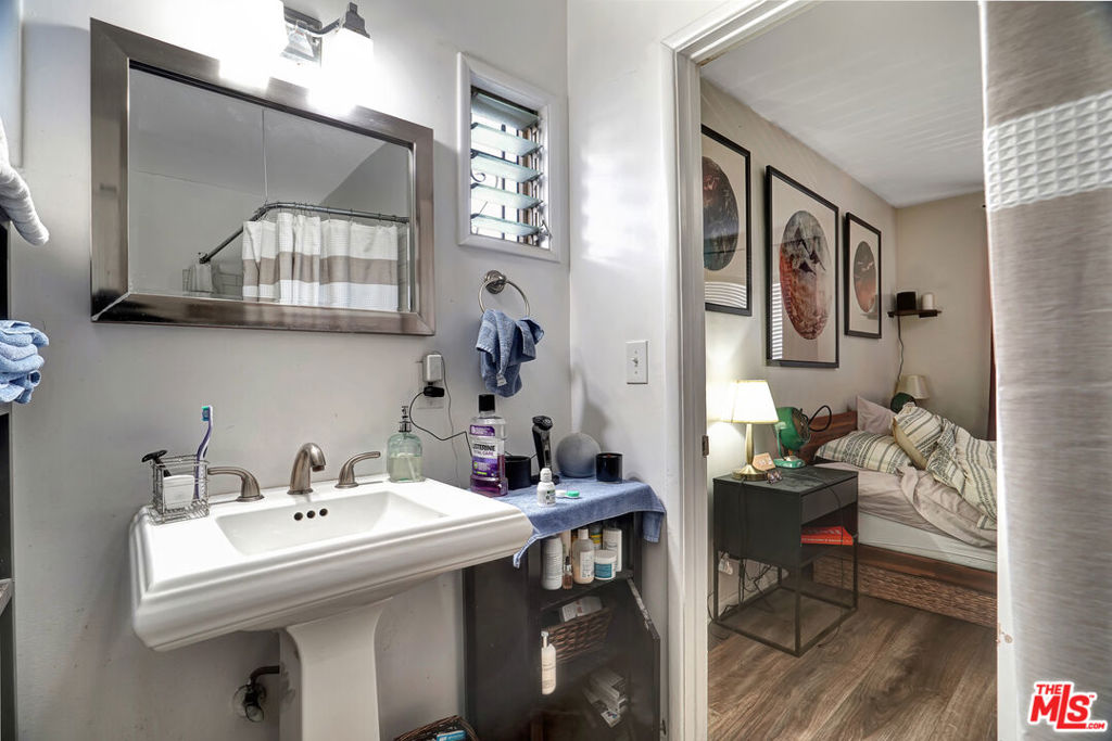 901 Rosemont Avenue Property Photo 10