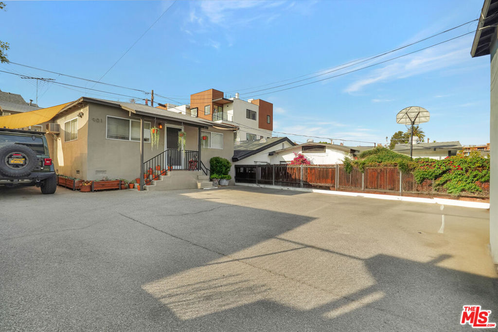 901 Rosemont Avenue Property Photo 13