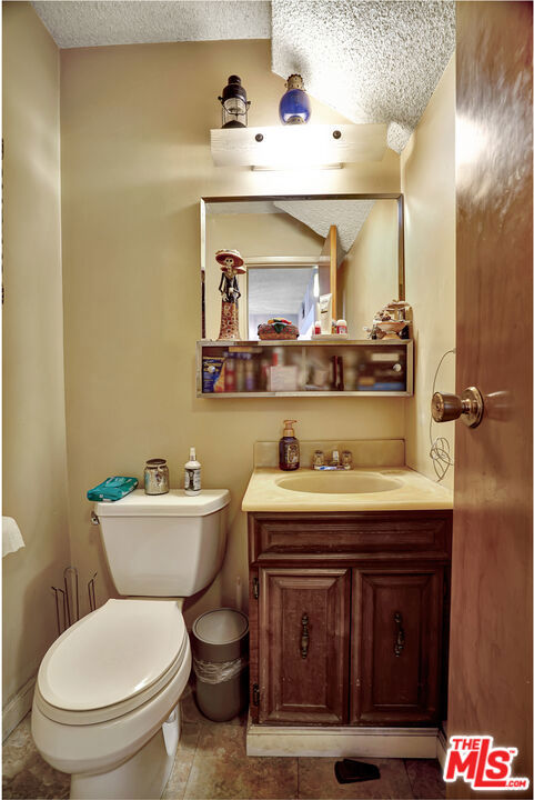 901 Rosemont Avenue Property Photo 25