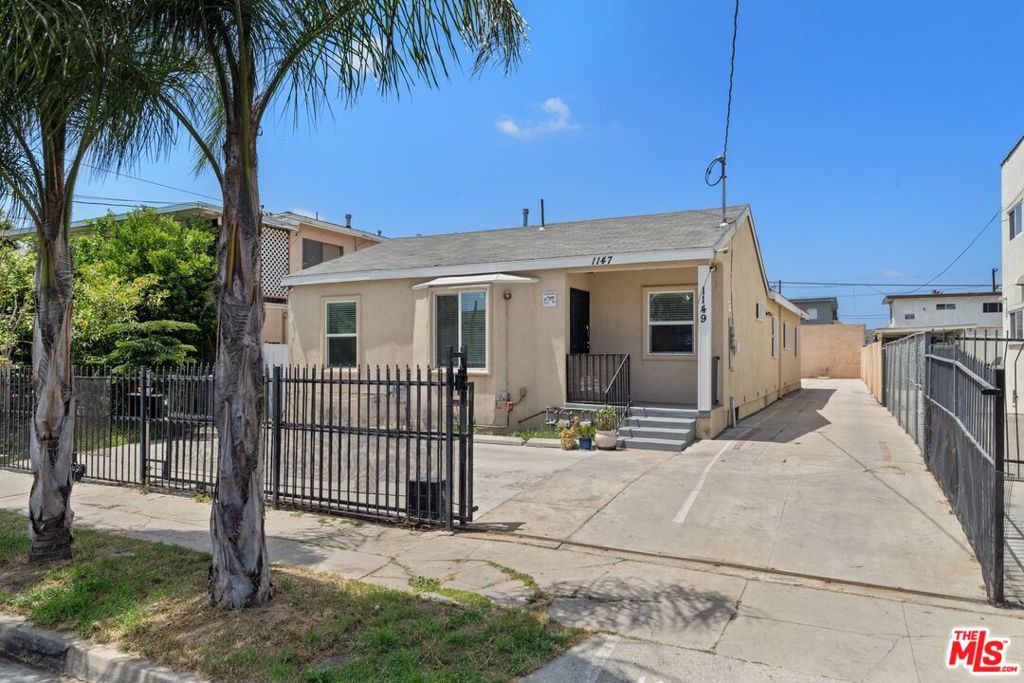1147 S Kenmore Avenue Property Photo 1