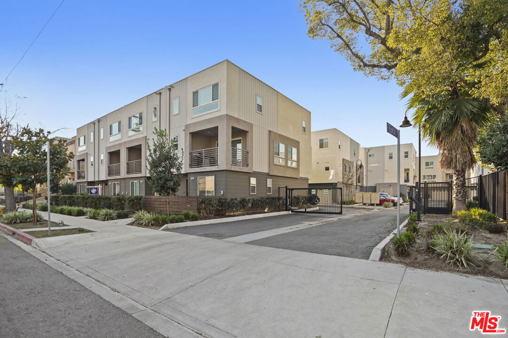 5257 N Rainier Way Property Photo 1
