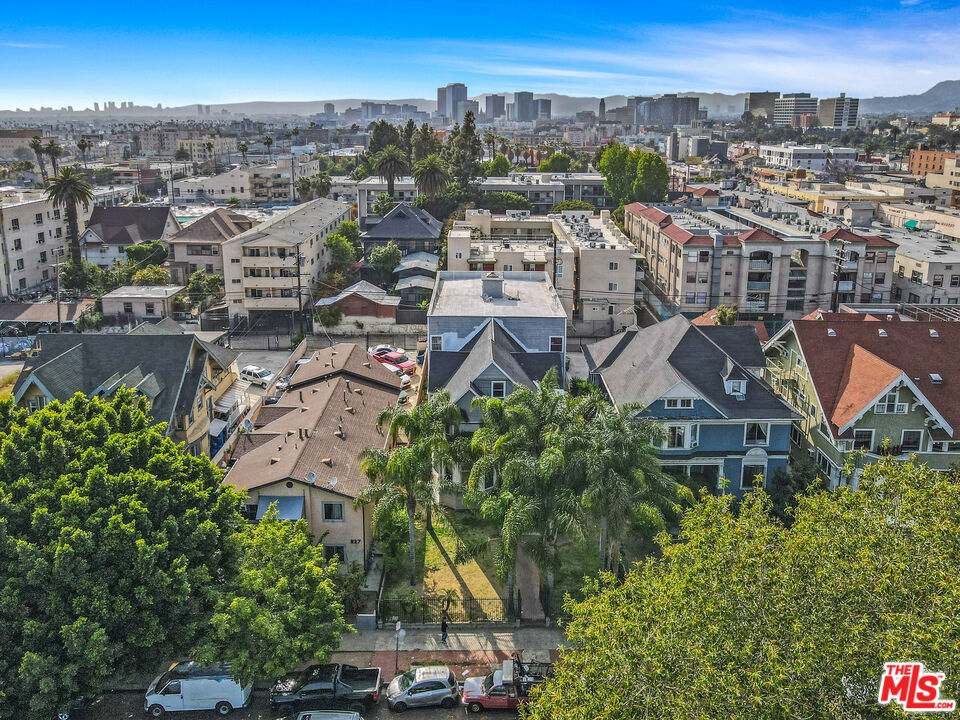 819 Beacon Avenue Property Photo 3