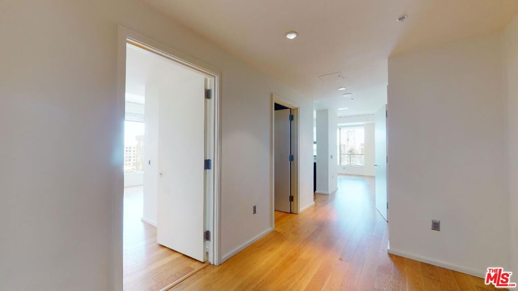 1155 S Grand Avenue 701 Property Photo 17
