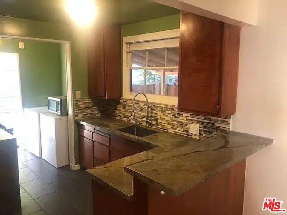 2830 Glendon Avenue Property Photo 2