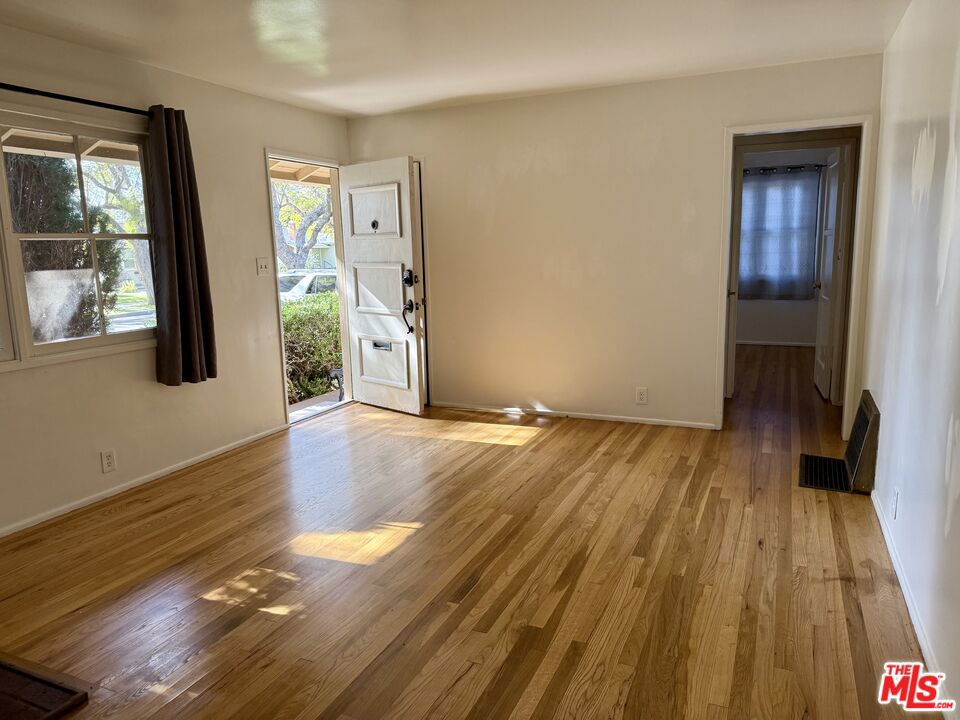 2830 Glendon Avenue Property Photo 5