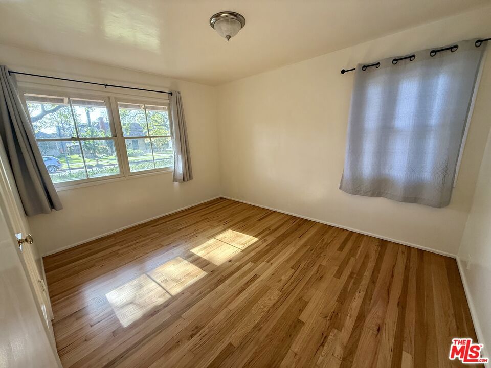 2830 Glendon Avenue Property Photo 6