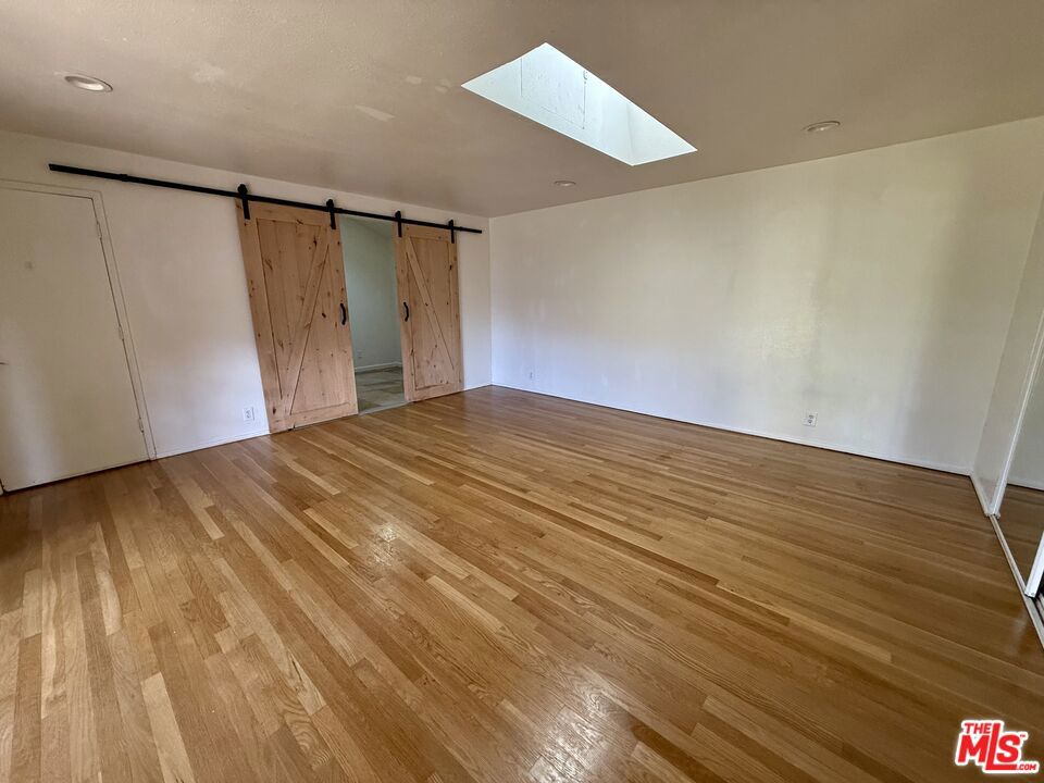 2830 Glendon Avenue Property Photo 10
