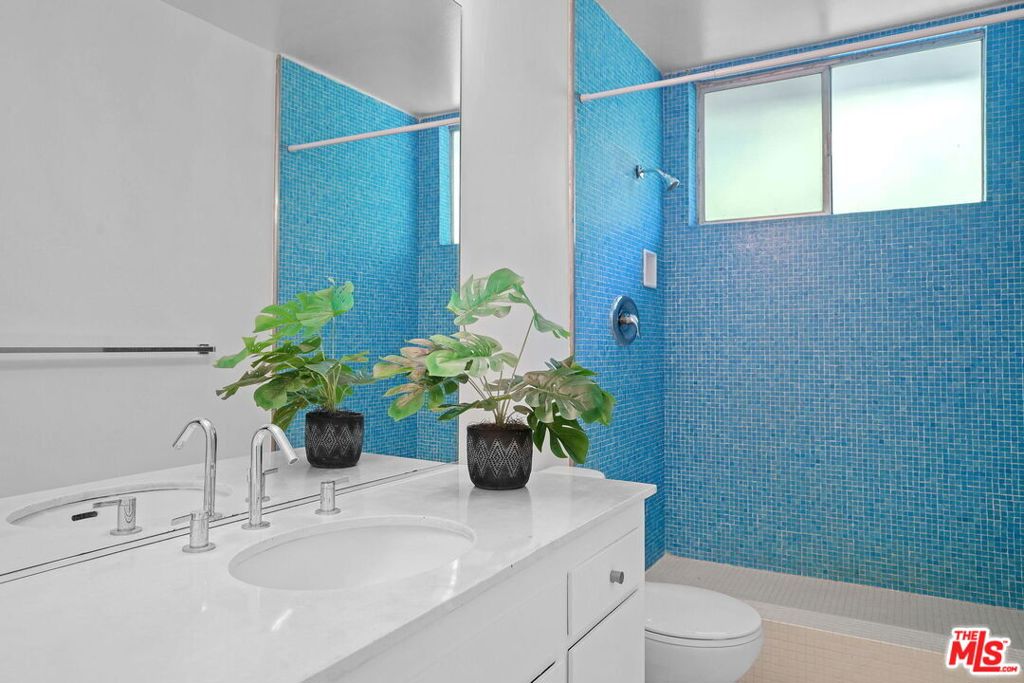 833 Moraga Drive Property Photo 36