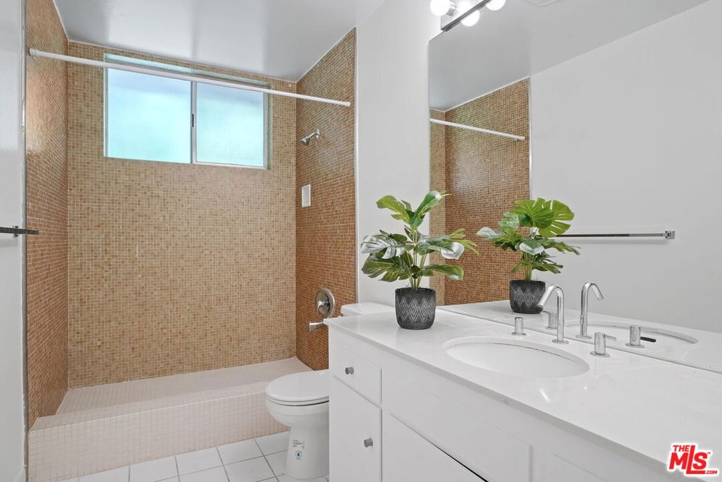 833 Moraga Drive Property Photo 37