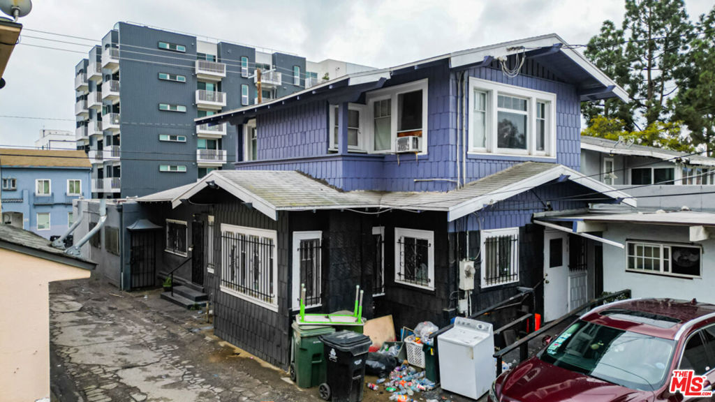 4913 Melrose Avenue Property Photo 1